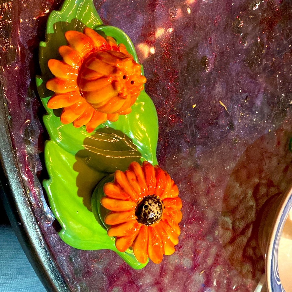 3 Piece temp-tations Collection Salt n Peppers shakers Good condition